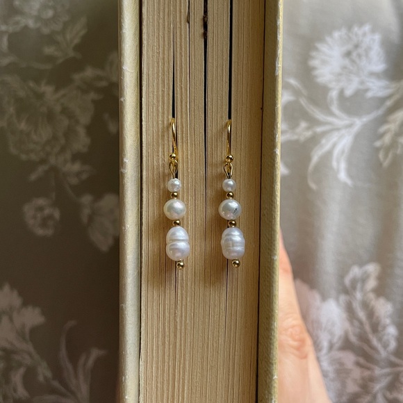 Gold-tone Freshwater Pearl Vintage Dangle Drop Earrings - Picture 1 of 6